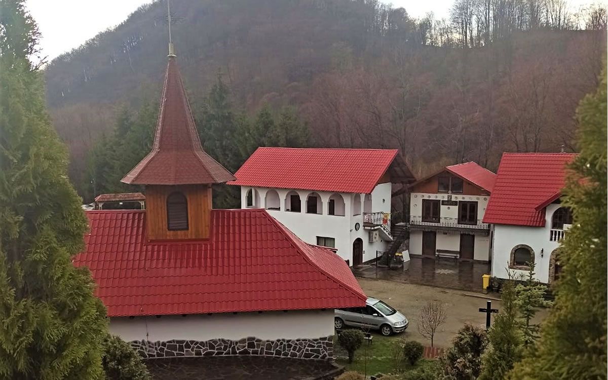 Mănăstirea „Nașterea Maicii Domnului”, Chiuzbaia
