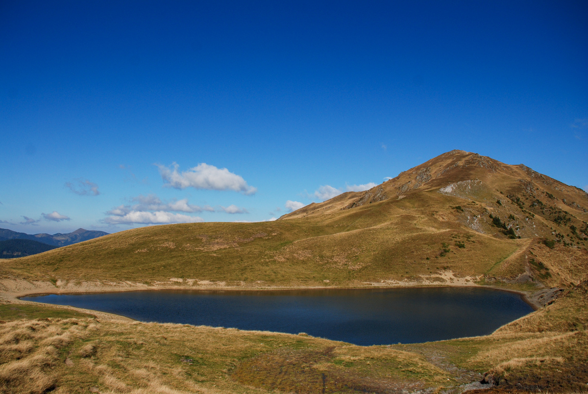 The Farcău Peak - Vinderelu Lake - Mihăilecu Peak Nature Reserve 