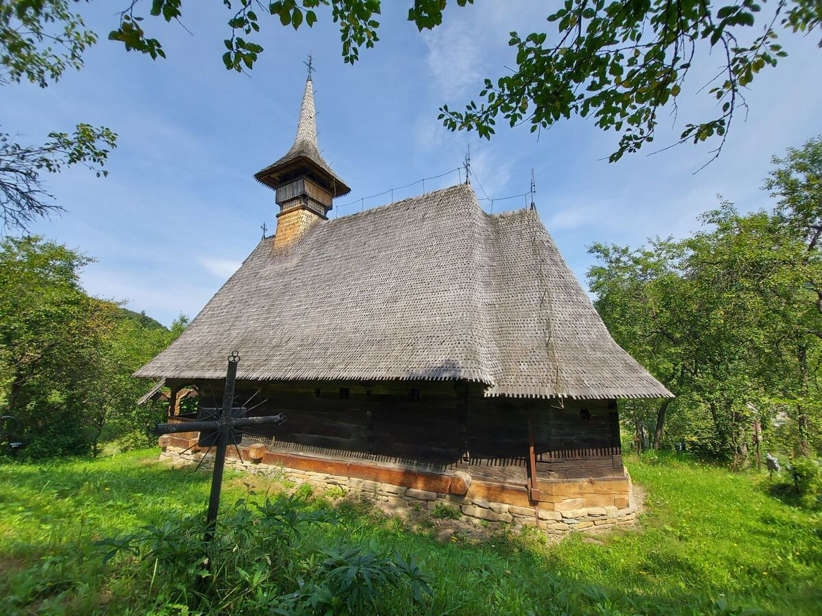 The wooden church "Pious Paraschiva" from Valea Stejarului 