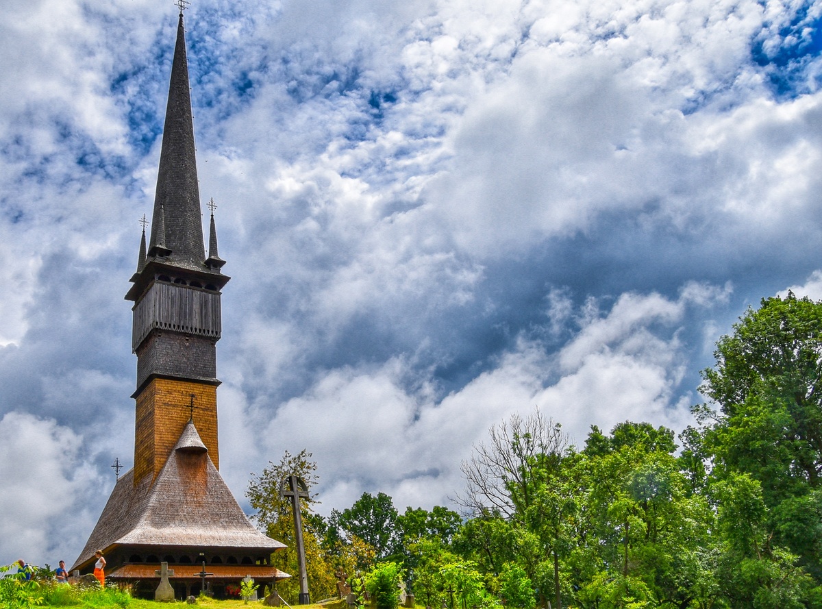 Biserica de lemn „Sfinții Arhangheli” din Șurdești
